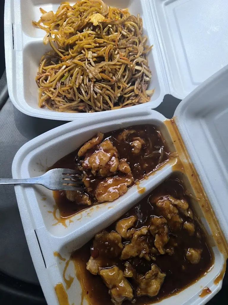 Tomáš Lank_Jinlilai (Čínská restaurace)_Milevsko_recensione