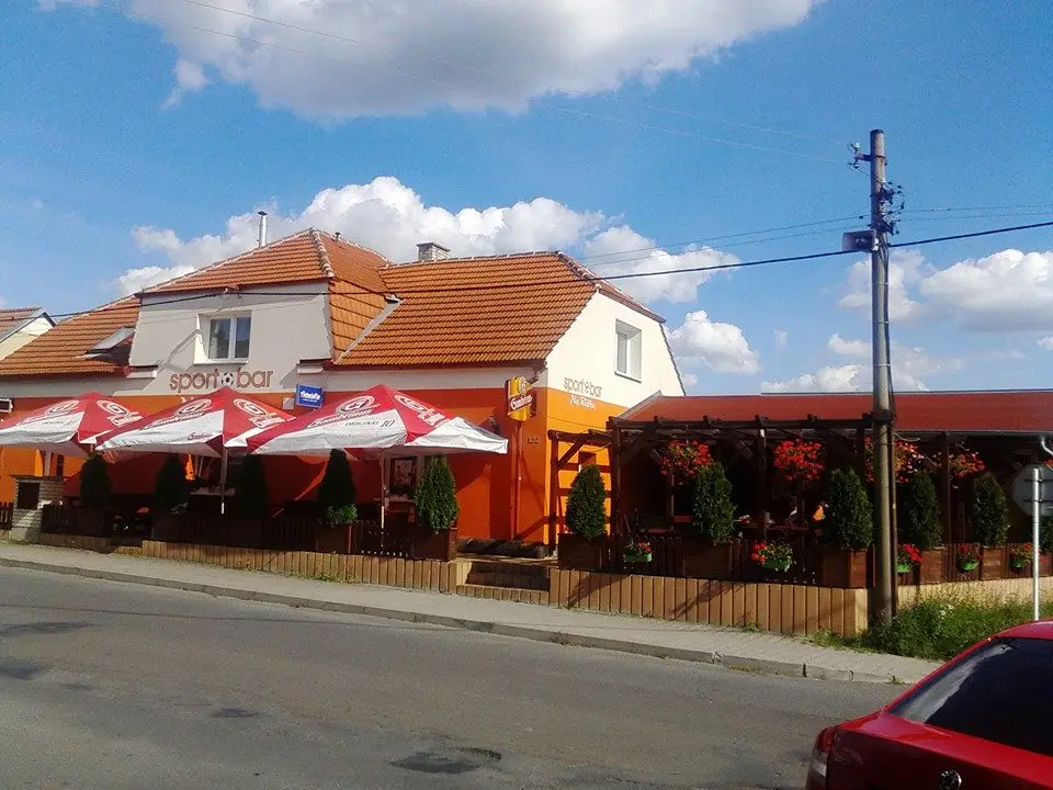 Sportbar Na Růžku restaurant in Horní Bříza