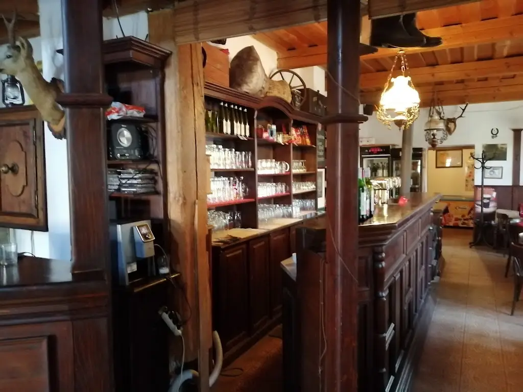 Saloon U Podkovy restaurant in Kolinec