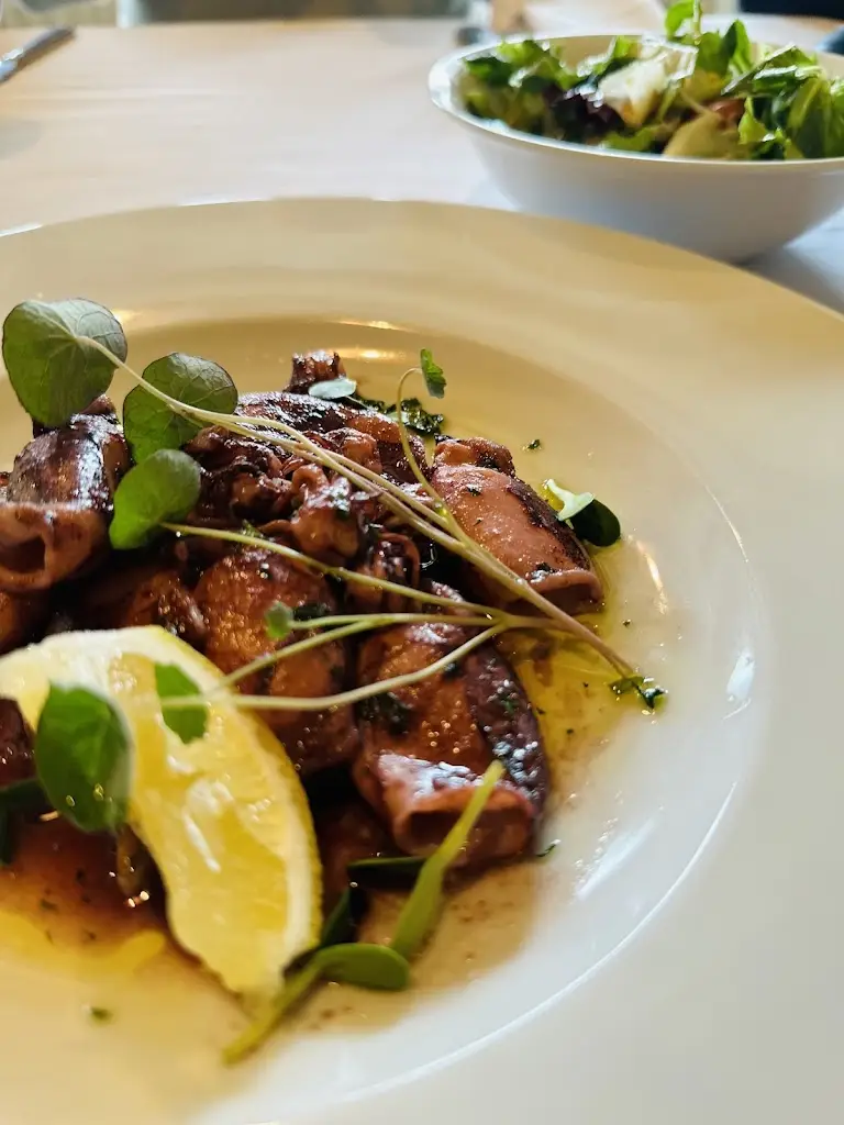 nikos koulouris_La Romantica_Kralovice_review