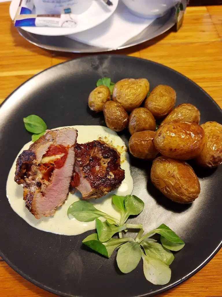 Jakub Ruščin_Restaurace U Foksů_Kaznějov_review