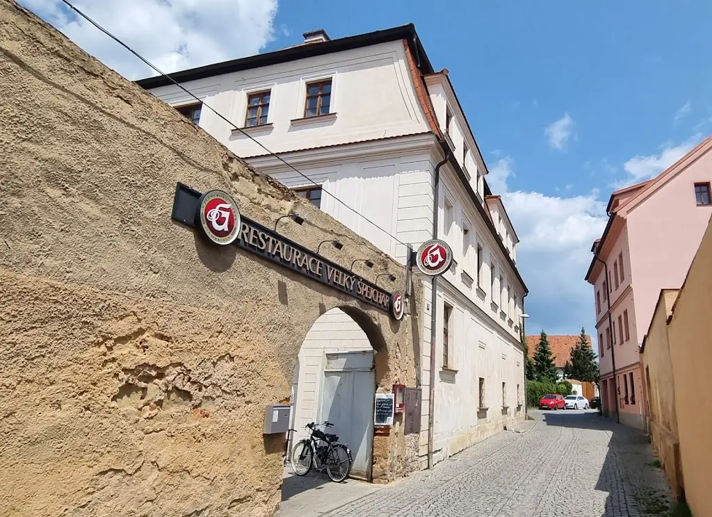 Antonín Jalovec_Restaurace Velký Špejchar_Město Touškov_review