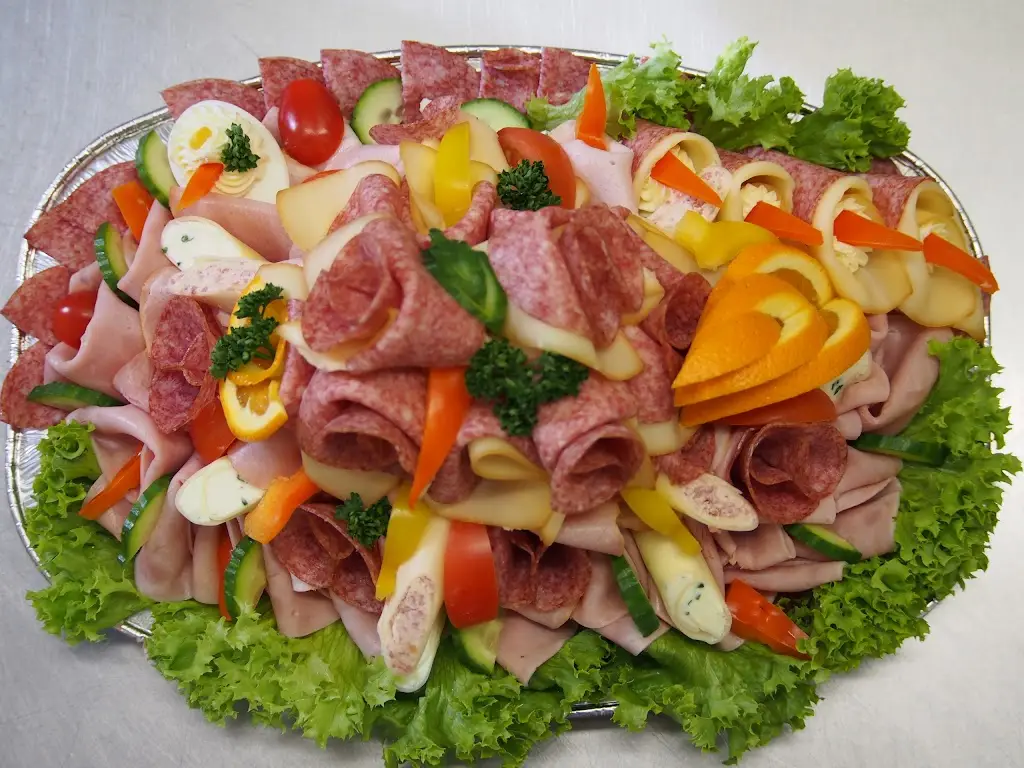 Menu_Výroba a prodej lahůdek Kadlecovi s.r.o. - Lahůdky, chlebíčky, saláty, obložené mísy Plzeň_Město Touškov_image_1