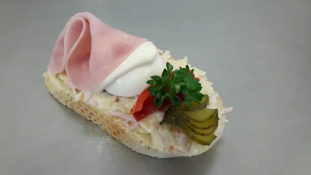 Menu_Výroba a prodej lahůdek Kadlecovi s.r.o. - Lahůdky, chlebíčky, saláty, obložené mísy Plzeň_Město Touškov_image_2