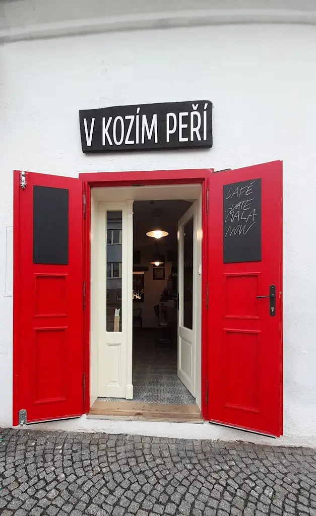 kavárna, café bar V Kozím Peří restaurant in Manětín