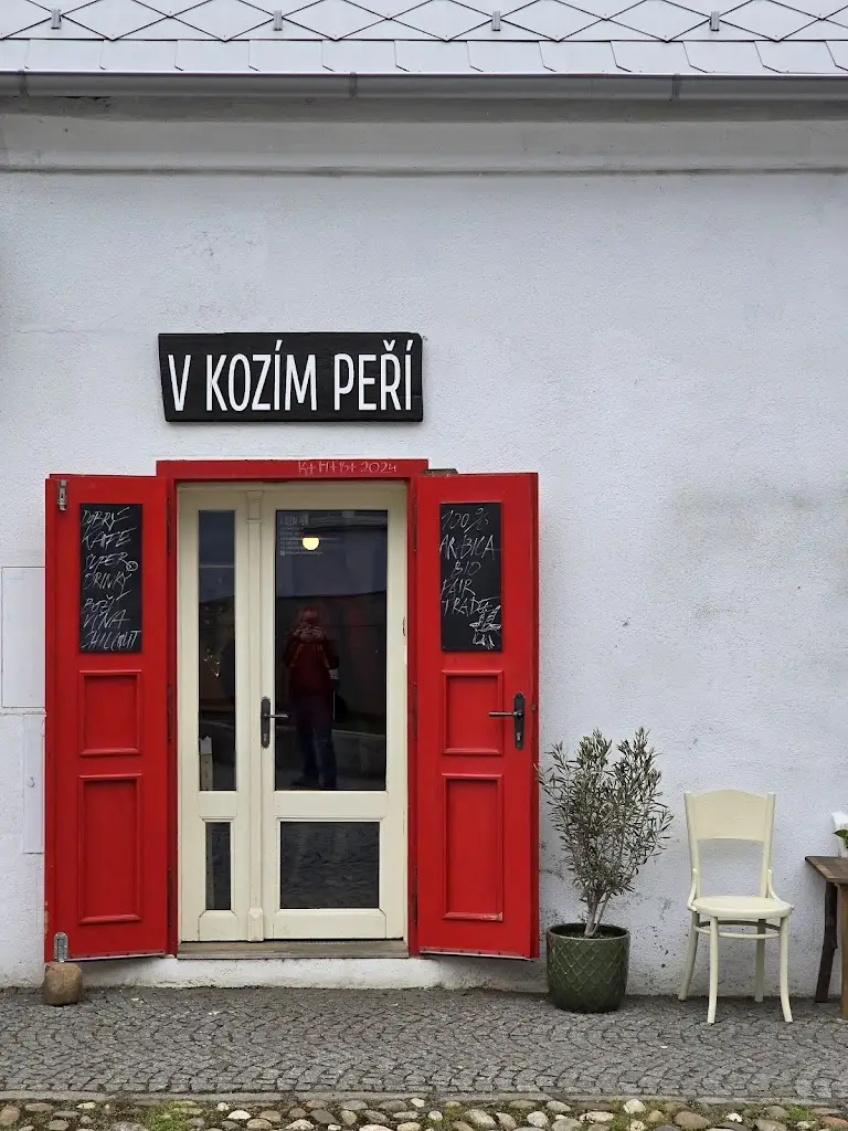 kavárna, café bar V Kozím Peří_Manětín_slider_image_3