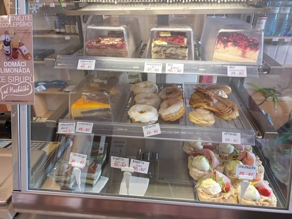 Bistro Jitřenka restaurant in Manětín