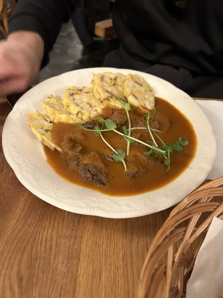 Tugce Colpankan_Kašperskohorský pivovar_Kašperské Hory_review