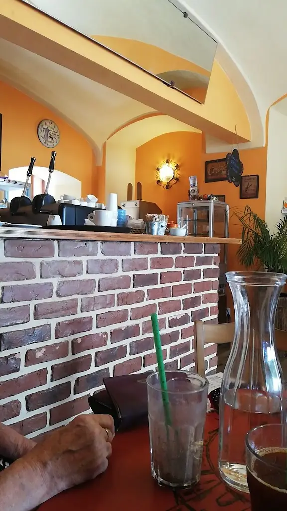 Emma Prentice_Rósta Kafe_Kašperské Hory_review