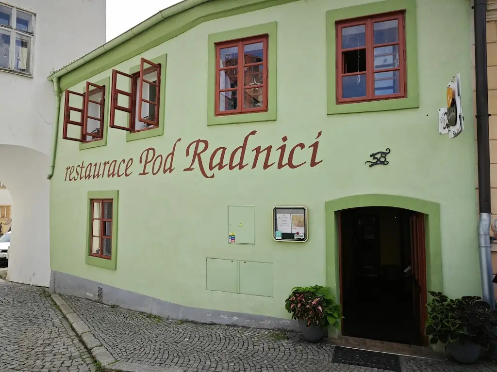 Restaurace Pod Radnicí restaurant in Horšovský Týn