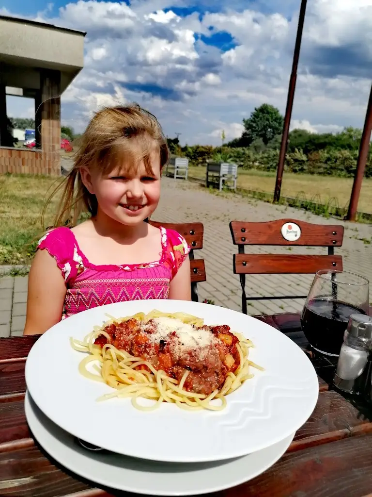 Martina Miškovská_Eating - house sro_Horšovský Týn_review