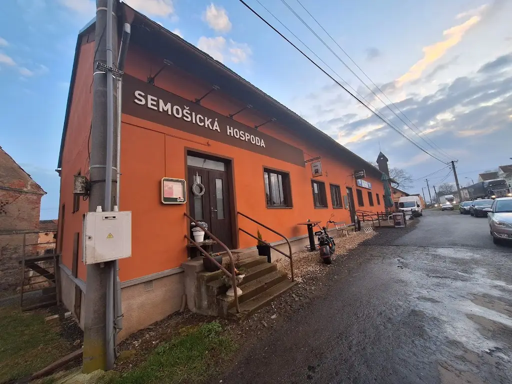 Carina Heine_Semošická Hospoda_Horšovský Týn_review