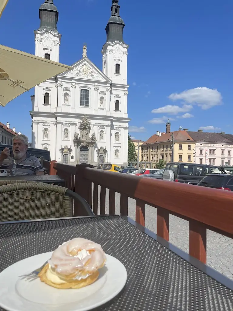 D M_Patisserie Cafe Milk_Klatovy_review