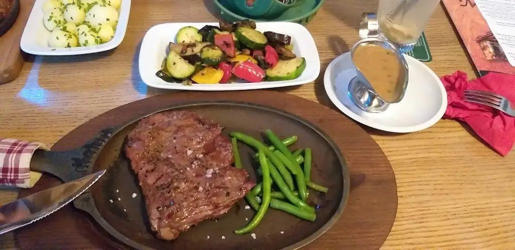 Elias “The Light Project” Nikolopoulos_Country Saloon_Okres Klatovy_review