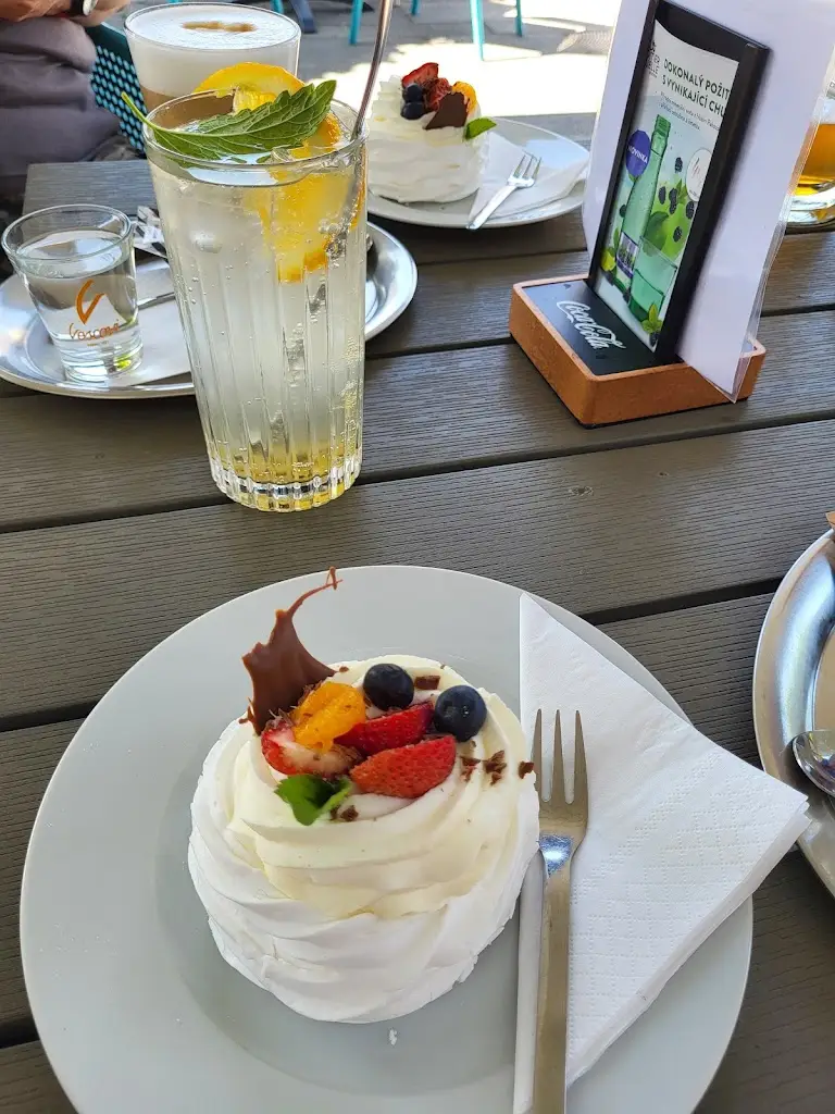 Helena_Kavárna Okružní s.r.o._Horažďovice_review