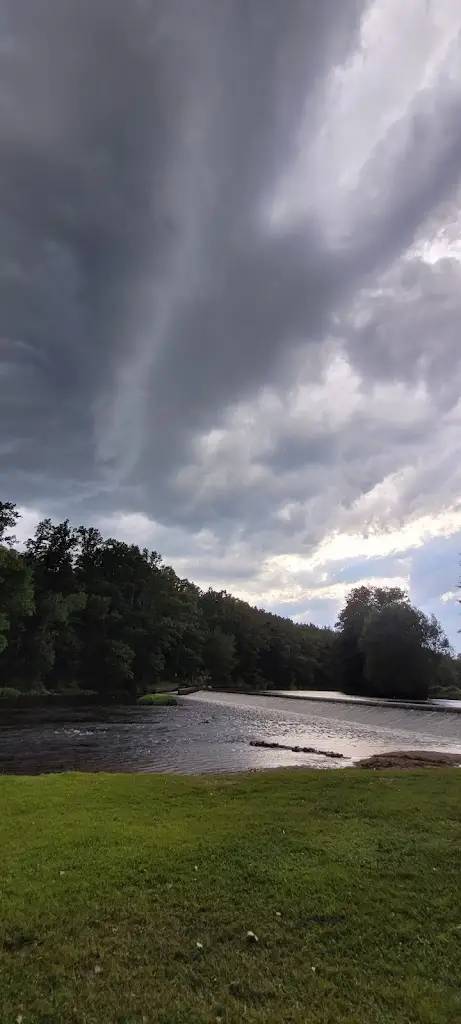 Lucy Petr_Občerstvení u jezu_Horažďovice_review