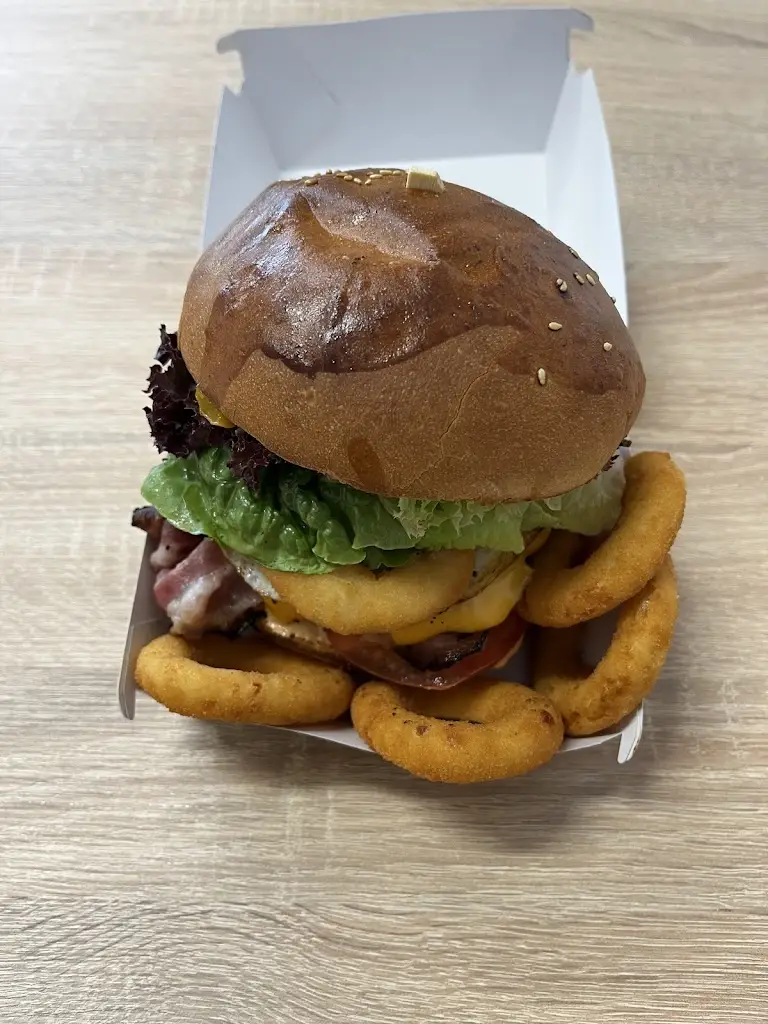 Pizzerie na náměstí_Kožlany_slider_image_3