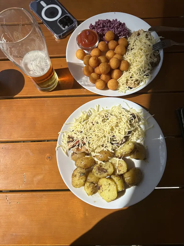 Marie Šenkýřová_Občerstvení U Rybníka Zdeslav_Kožlany_review