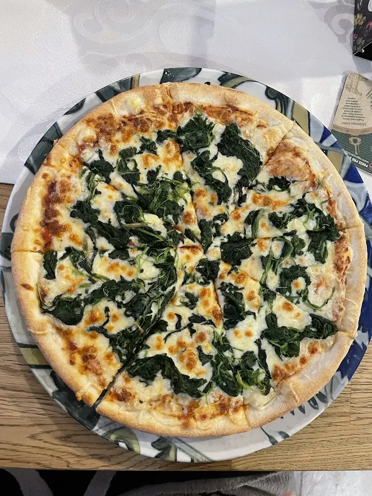 Petr Klement_Pizzeria Calabria Da Gino_Přimda_recensione