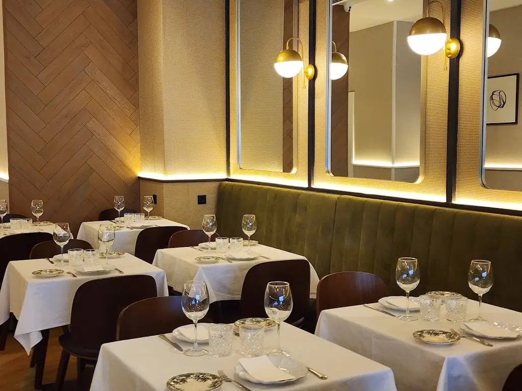 Jihun Sung (知勳)_Gran Café Origen 1952_Planá_review