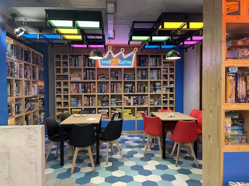 Shereen Abdel Fatah_Six Board Game Cafe_Planá_review