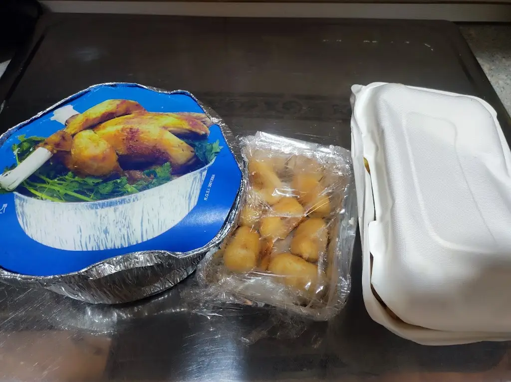 Eduardo Luis A.L_El Palacio del Pollo_Planá_review