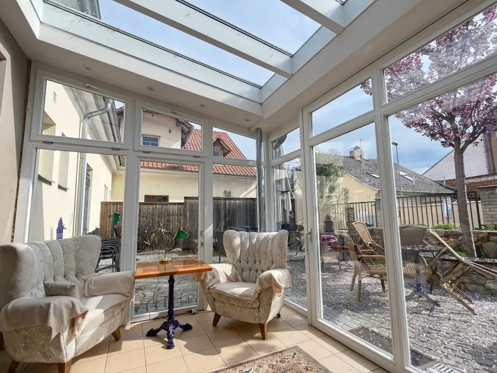 Jakub Urbanec_Múzická kavárna a restaurace La Boema Radnice_Radnice_review