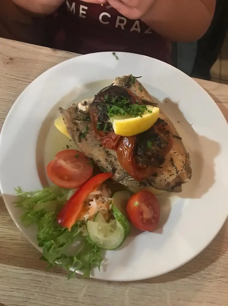 Petr Hradilek_U Trpaslíka_Staňkov_review