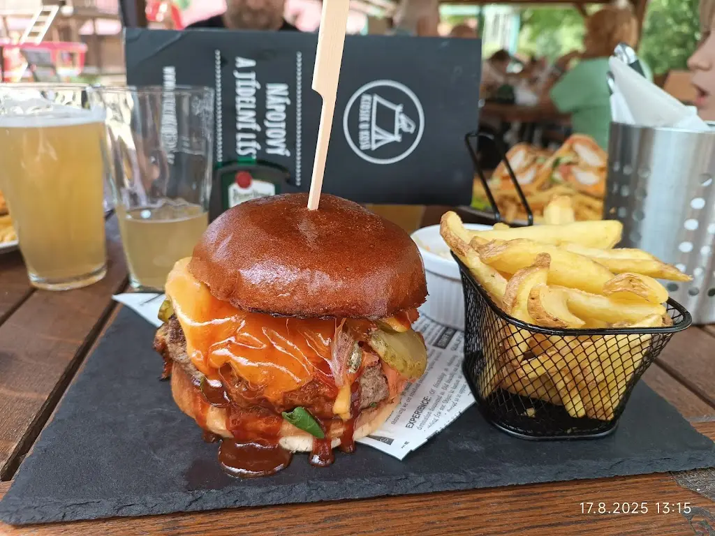 Lucie Stiglerova_Kiosek u Kosů_Staňkov_review