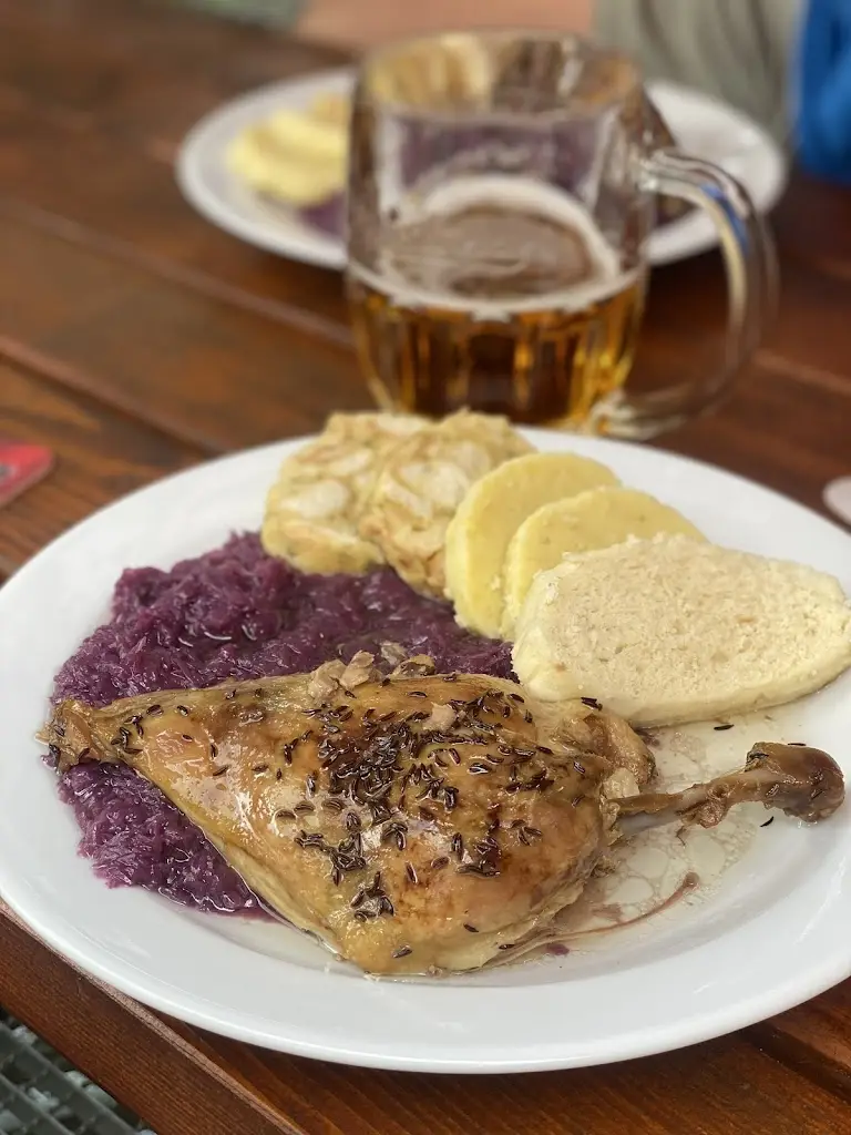 Irena Marce_Lidový dům Štěnovice_Štěnovice_review