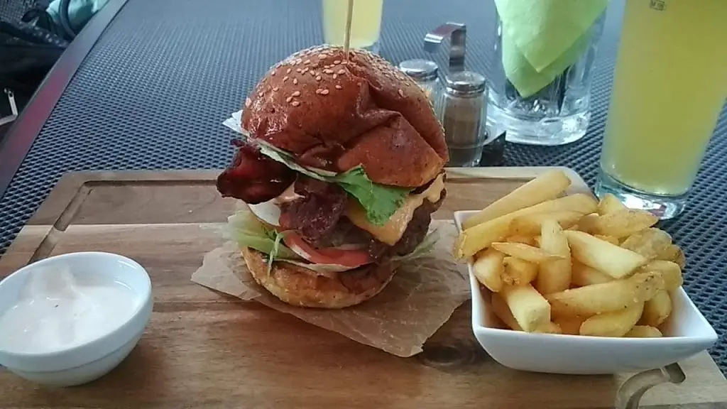 Pavel Šlegl_Restaurace ,,Na Návsi