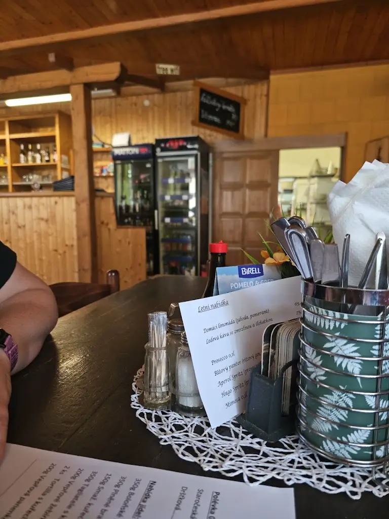 Carlo Hudratore_PENZION A RESTAURACE U ZÁMKU-Hanuš Michal_Nová Včelnice_review