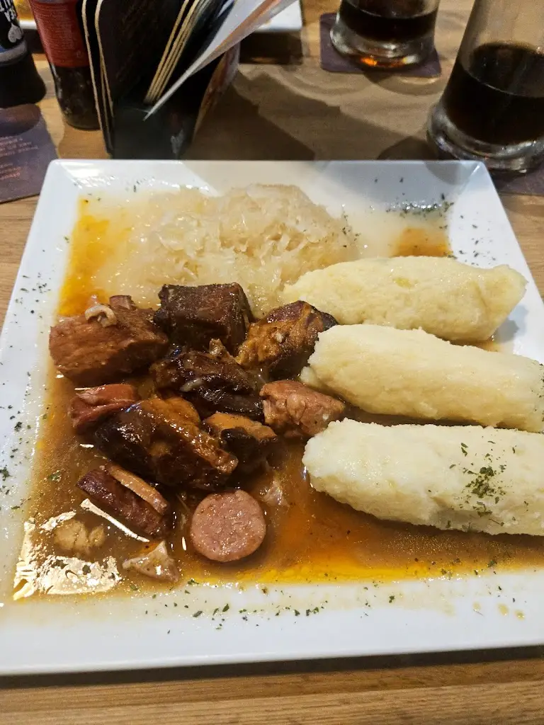 Vladimír Čech_Restaurace Pikolka_Šťáhlavy_review