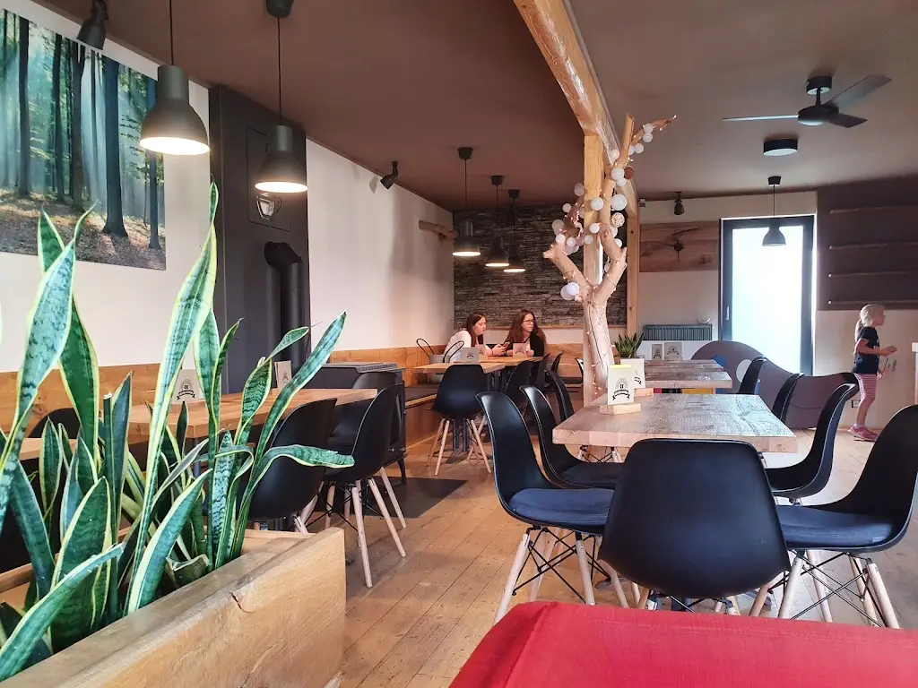 Wooden Cafe restaurant in Šťáhlavy