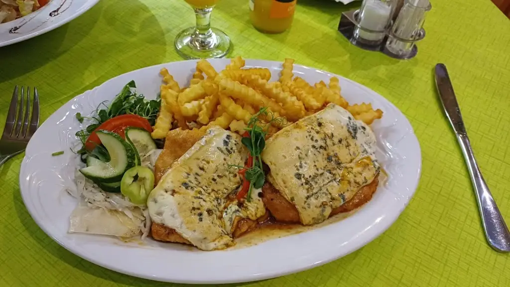 Erika Szabóová_Cukrárna V Háječku_Přeštice_review