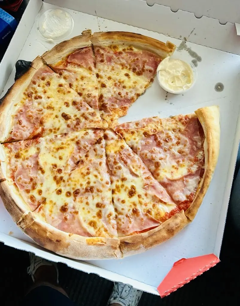 Rud's pizza 🍕_Přeštice_slider_image_2