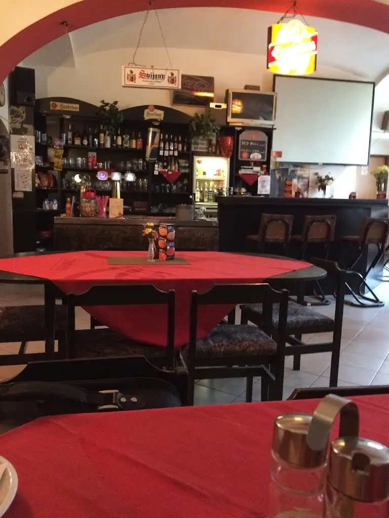 Ladislav Prach_Restaurace U Kutálků_Spálené Poříčí_review