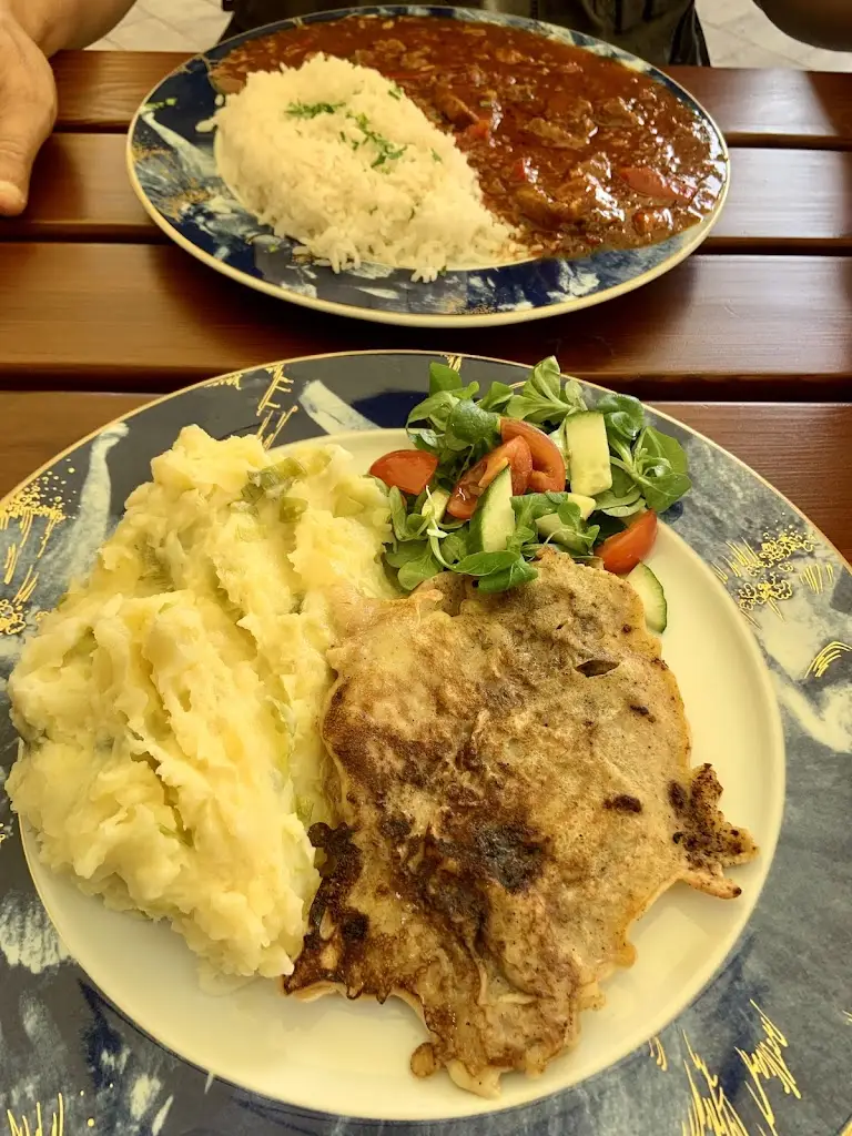 Angela Uibo_RESTAURACE ČESKÝ DVŮR_Starý Plzenec_review