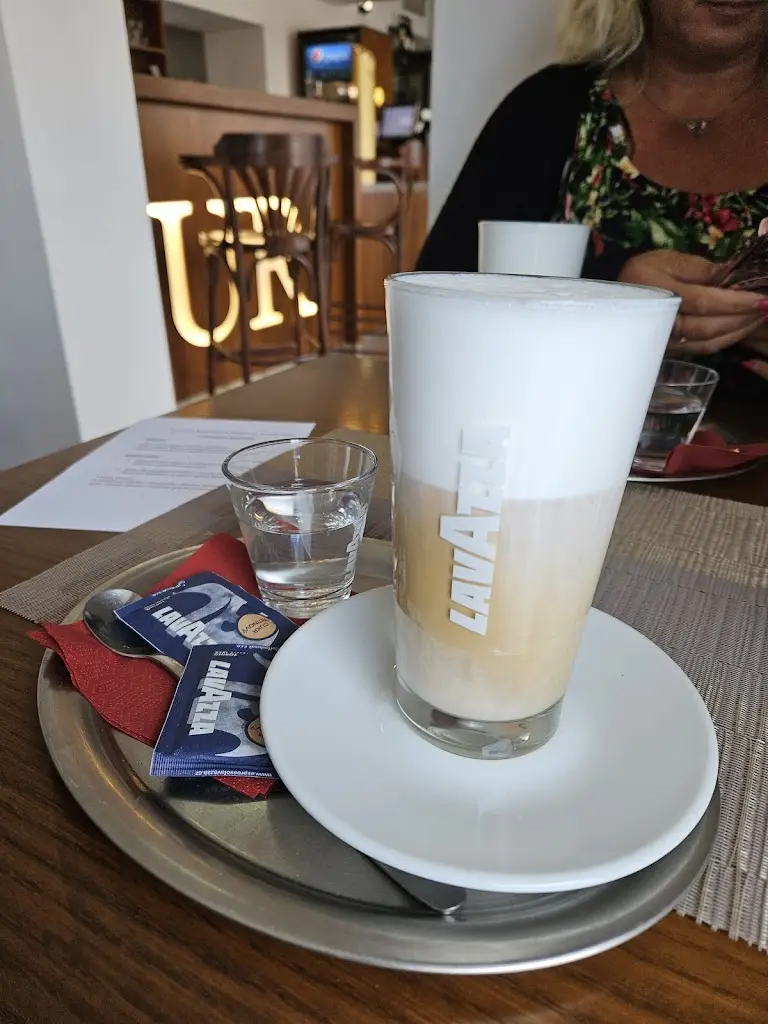 Petra Pokorná_ÚeRko_Starý Plzenec_review