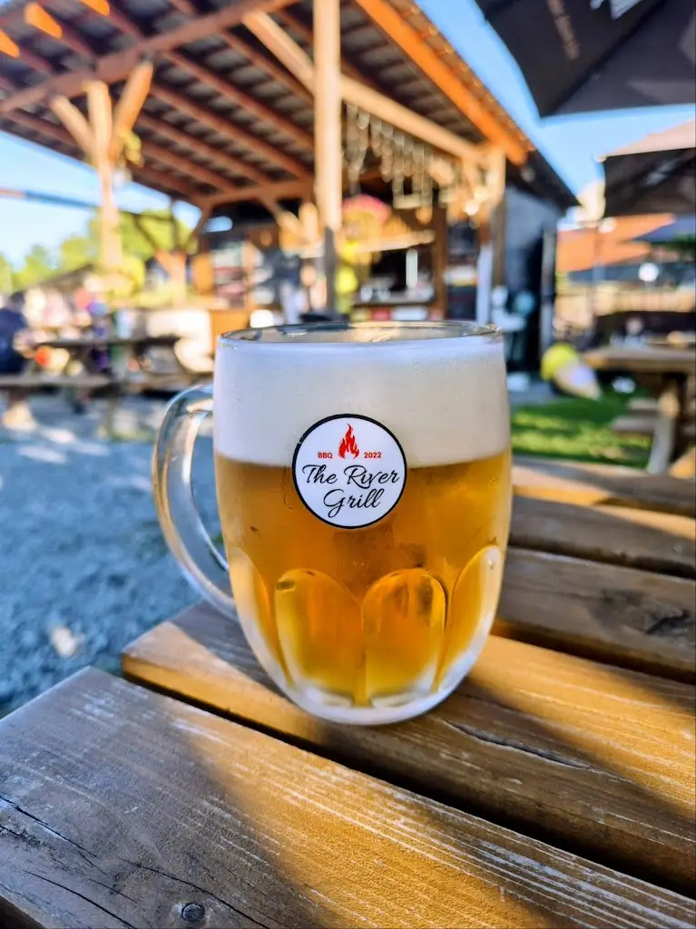 Petr Dvořák_The River Grill_Starý Plzenec_review