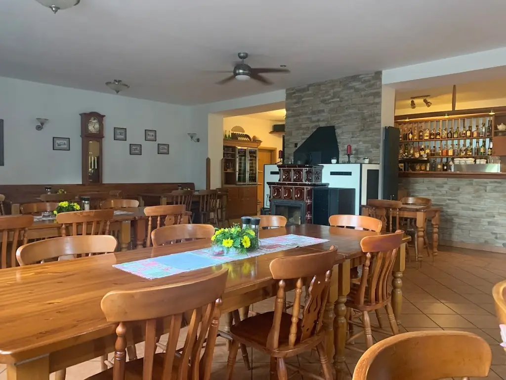 Restaurace Penzion Na Poště ristorante a Strašice