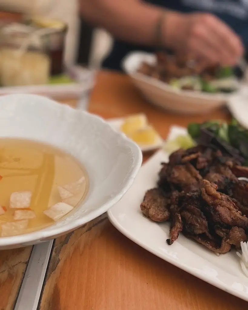 Lukáš Smetana_Pho 555_Hostavice_review