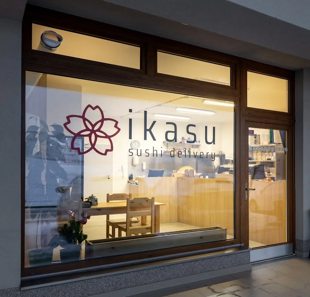 Ikasu Sushi ristorante a Hostavice