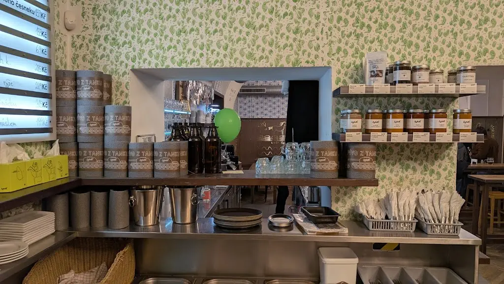 Lokál Hamburk_Karlín_slider_image_3