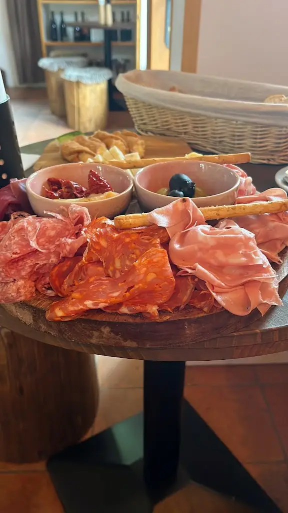 Tereza E. Vrlík_Stodola Modřany_Modřany_review