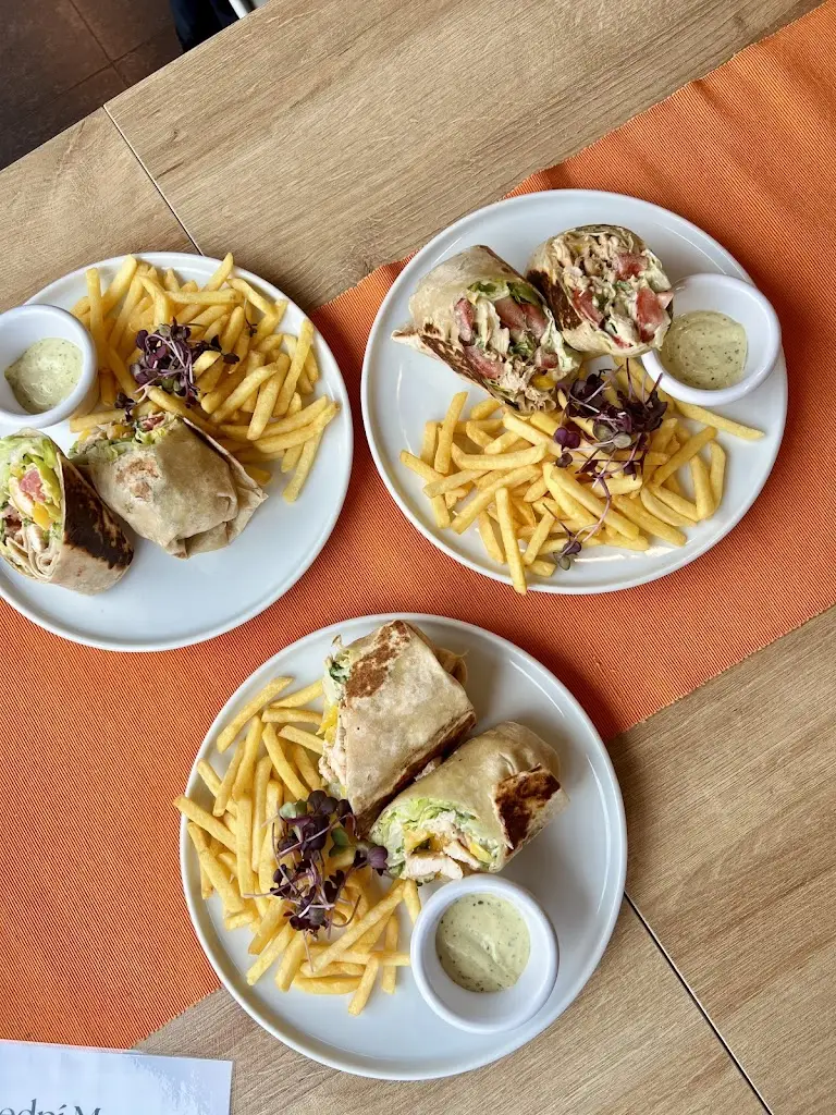 Match Point Restaurant_Modřany_slider_image_2