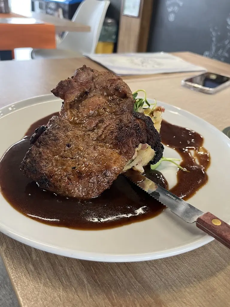 Match Point Restaurant_Modřany_slider_image_3