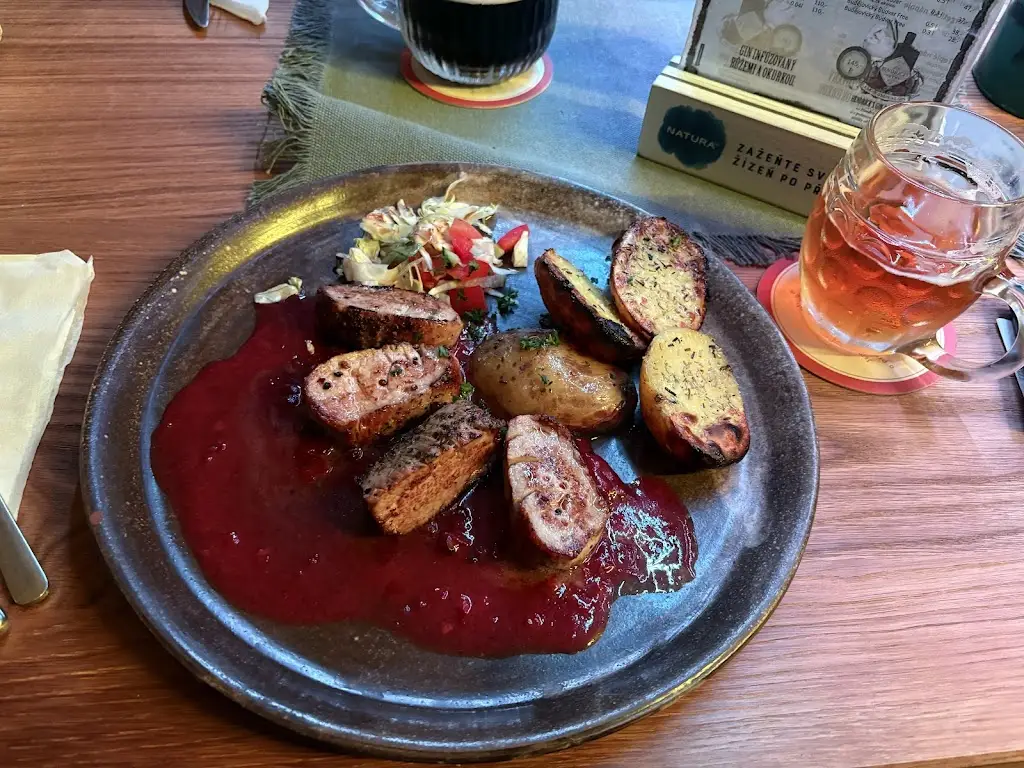 Karmen Madjar_Restaurace Pod Radnicí_Nové Hrady_recensione