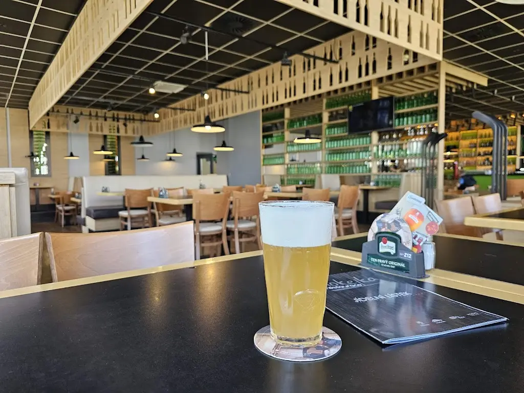 Restaurace Hokejka_Černý Most_slider_image_2