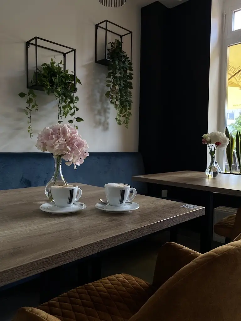 Family feast cafe ristorante a Černý Most